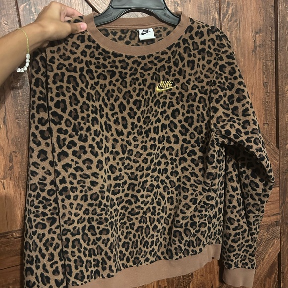 Nike Brown Leopard Print Crewneck - Picture 1 of 1